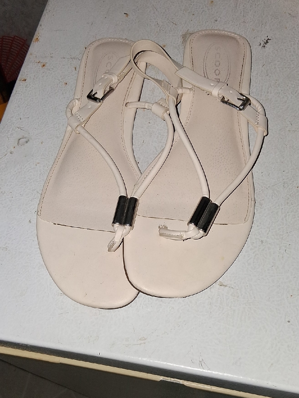 Scoop Sandals